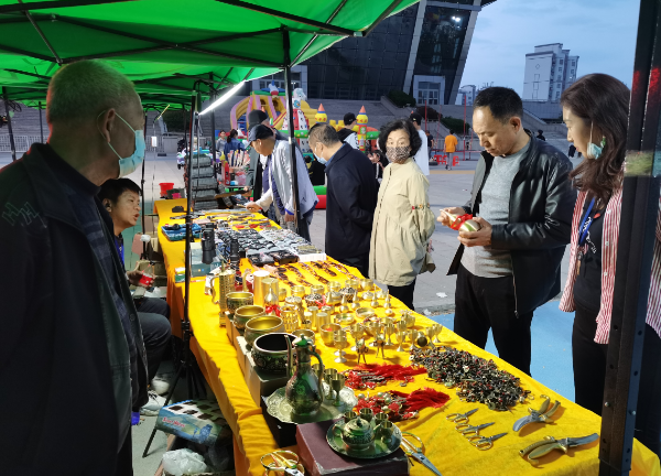 五一假期塔城地區(qū)商品銷售火熱，日用百貨銷售額預(yù)計(jì)達(dá)1.41億